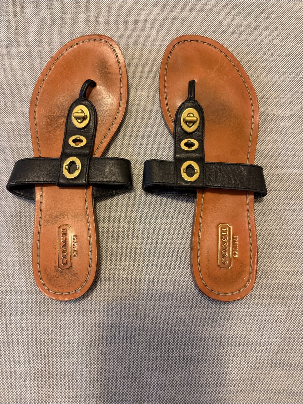COACH Black Leather Toe-Loop Sandals with Tan Footbed and Gold Hardware 7.5
